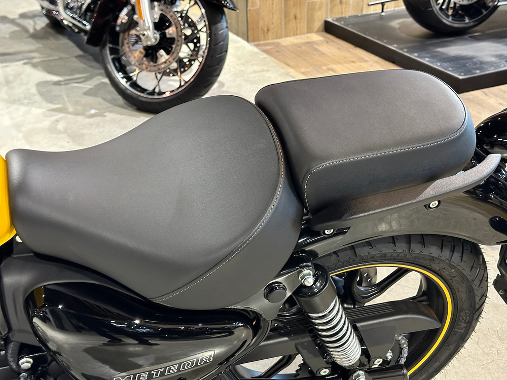 Royal Enfield Meteor 350 Fireball Yellow