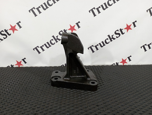 Кронштейн двигателя передний правый 2018г.