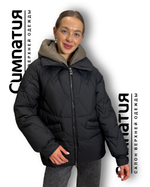 Комбинированная куртка черного цвета с хаки капюшоном