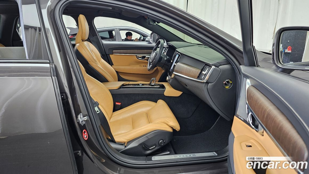 Volvo V90 Cross Country B6 Pro AWD (01.2022)