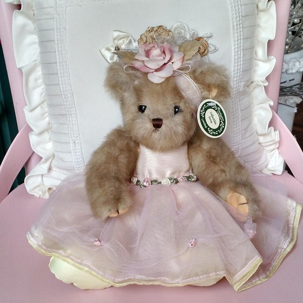 Медведь Типпи в балетках 35 см Bearington