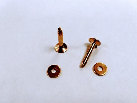 Заклепка медная.