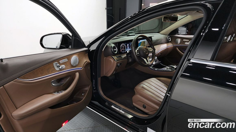 Mercedes-Benz E-Class W213 E300 4MATIC Exclusive (03.2020)