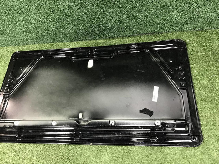 Люк крышка люка Mercedes G W463 (2012-н.в.)