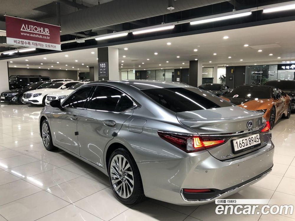 Lexus ES300h 7 Generation Executive (07.2021)