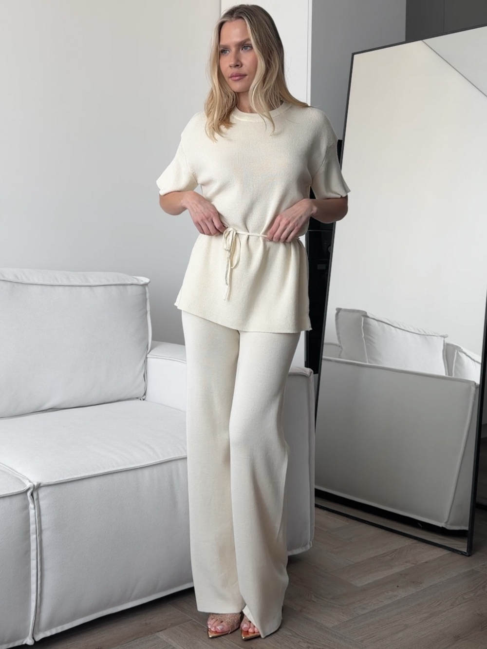 Комплект вязаный, удлиненная футболка на завязке и брюки