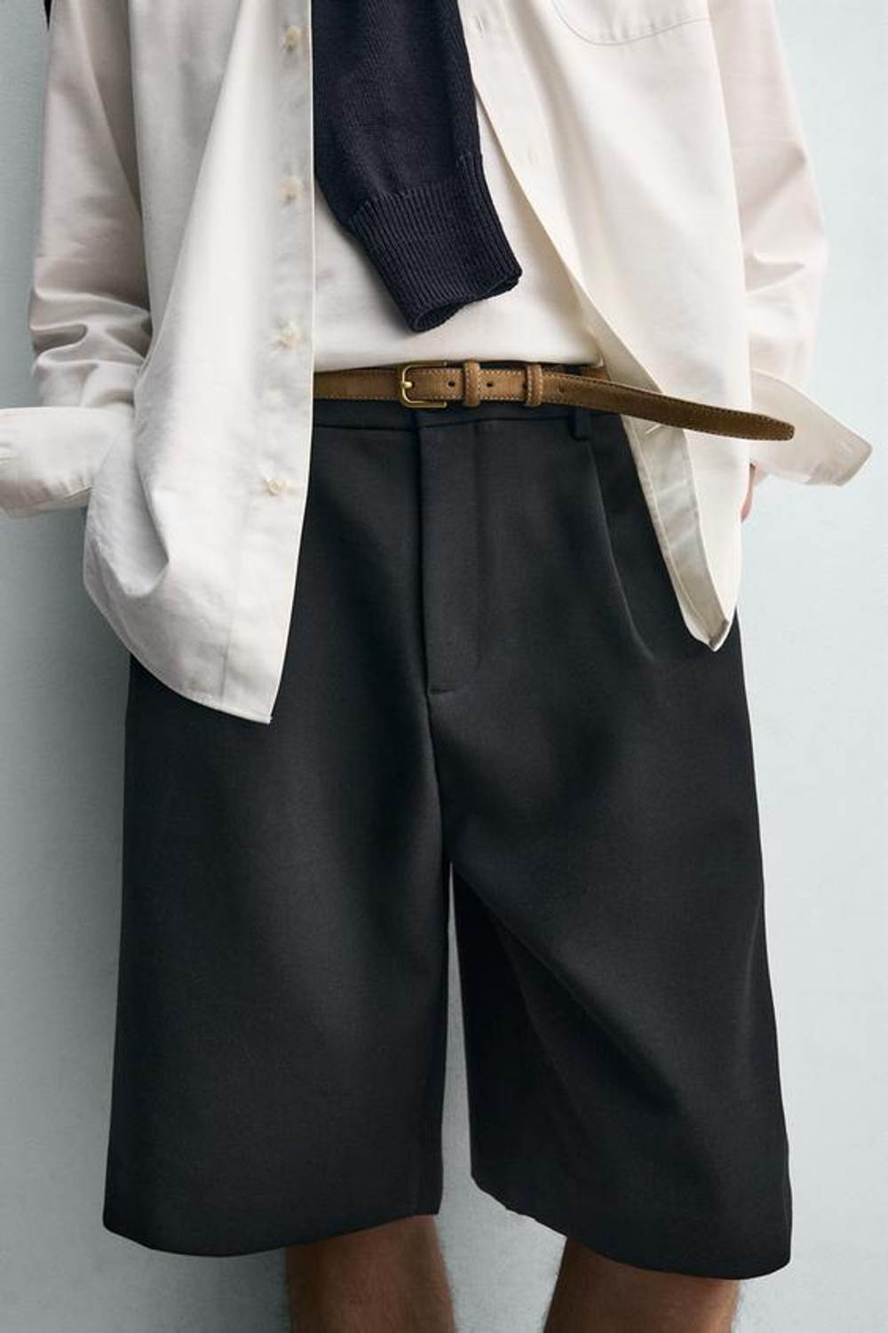 ZARA СВОБОДНЫЕ ШОРТЫ СО СКЛАДКАМИ, ЧЕРНЫЙ