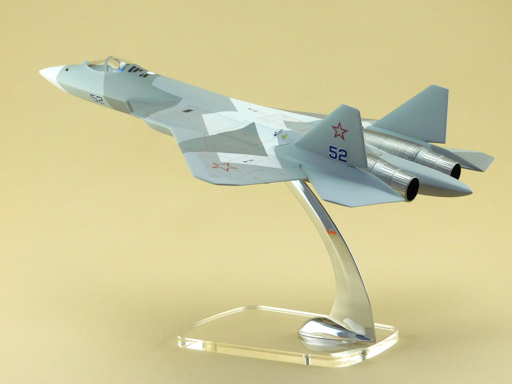 Модель самолета Су-57 (М1:48, 052, Камуфляж)