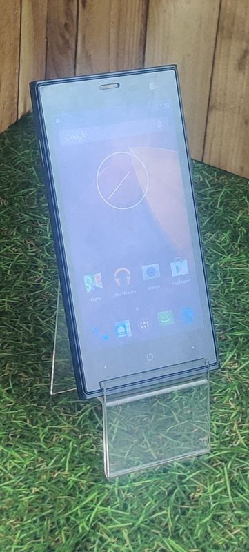 Смартфон Highscreen Zera S 1/4Gb черный (Витринный)