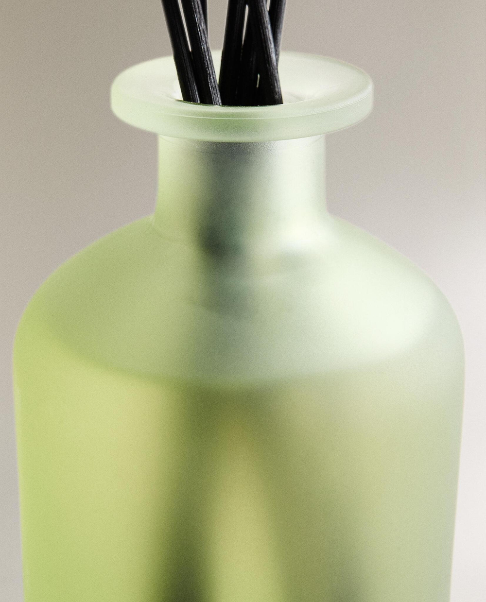 Zara Home TUBEROSE REED DIFFUSERS — ароматический диффузор с тростниковыми палочками, Тубероза, 230 мл