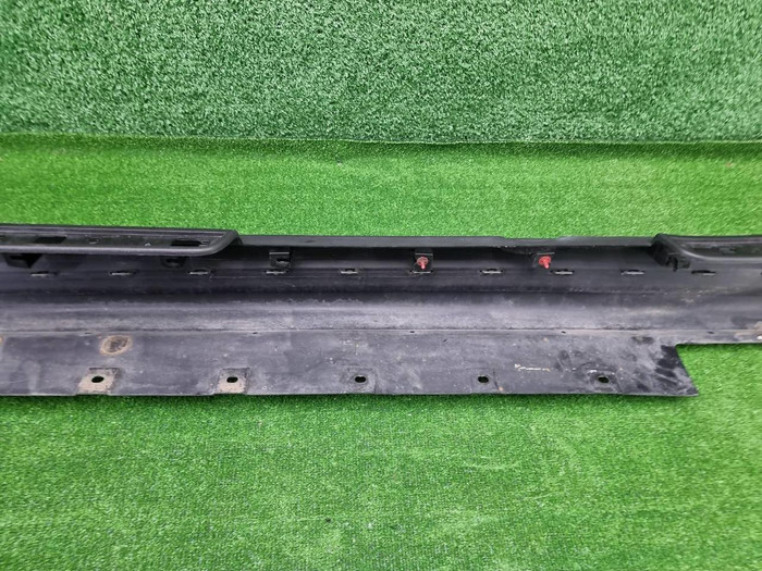 Накладка порога правая Mini Countryman F60 (16-23)