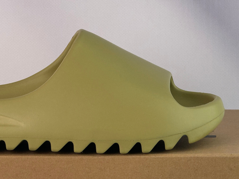 Yeezy Slide Resin (маломерки)