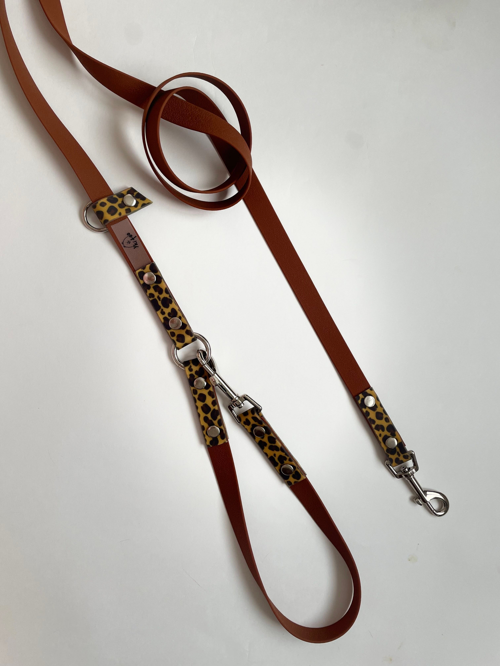 Перестежка поводок для собак 20 мм , 5 м коричневый и леопард