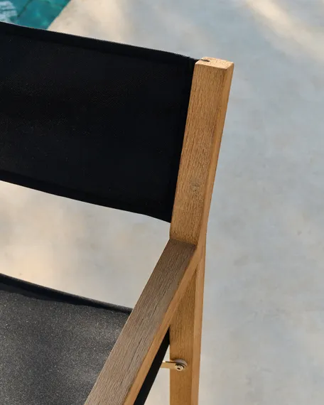 Чёрное складное кресло Vilara для улицы, изготовленное из акации