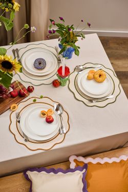 Салфетка под приборы Anemone из коллекции Trendy Ruffles, Ø38 см, оливковый