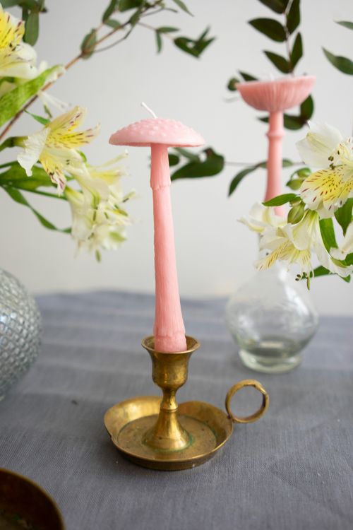 Свеча Unification Love Мухомор Молодой Розовый (Черная смородина)