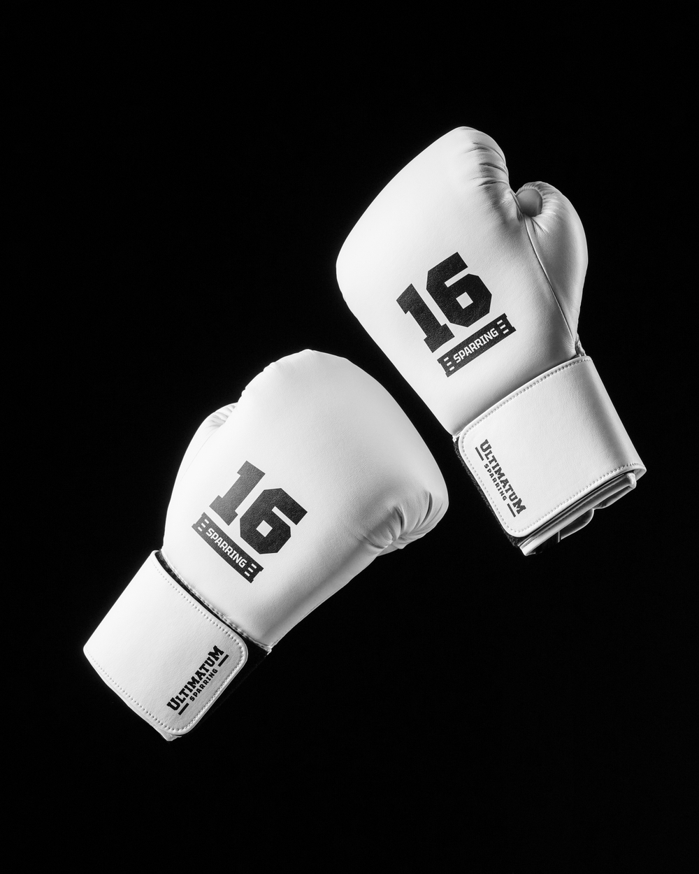 Безопасные перчатки для спарринга Ultimatum Boxing Белые