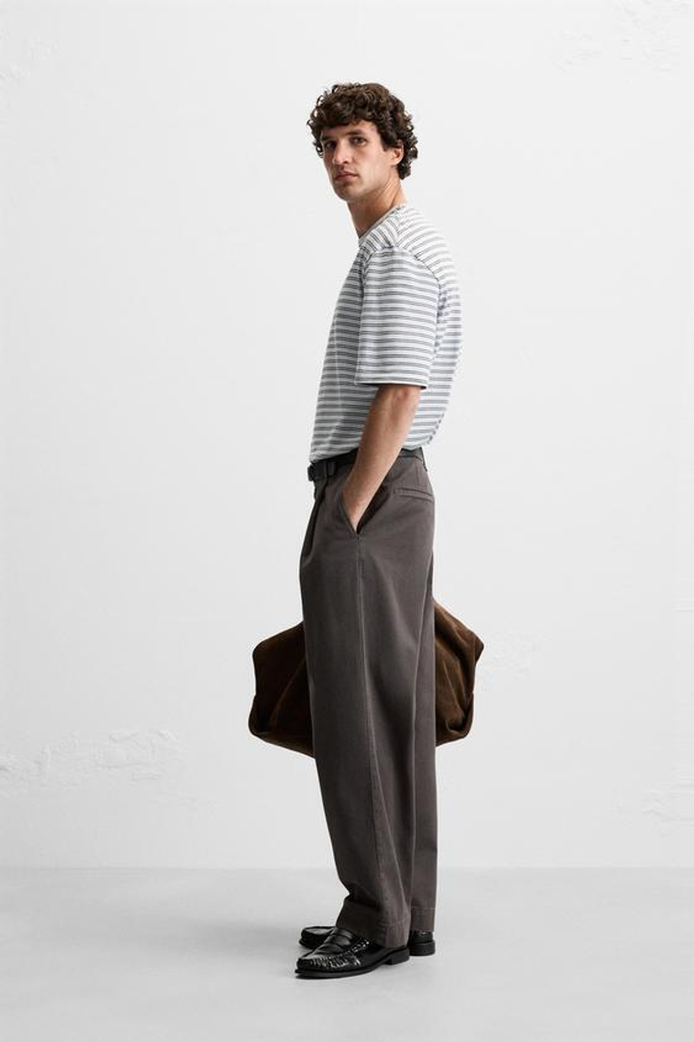 ZARA ФУТБОЛКА С КОНТРАСТНОЙ ДЕТАЛЬЮ ПО НИЗУ, ГОЛУБОЙ