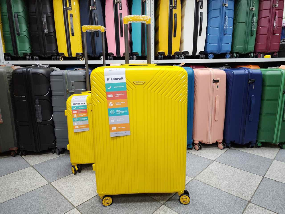 Чемодан Средний (М) полипропилен "Mironpan" съёмные колёса