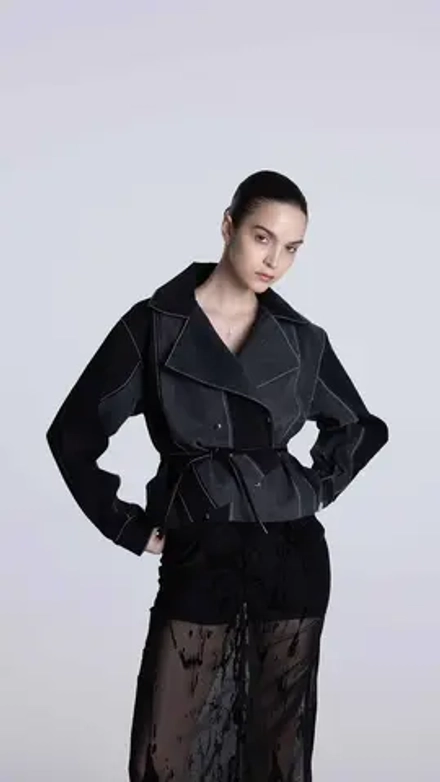 Джинсовая куртка со шнуровкой на спине, чёрная