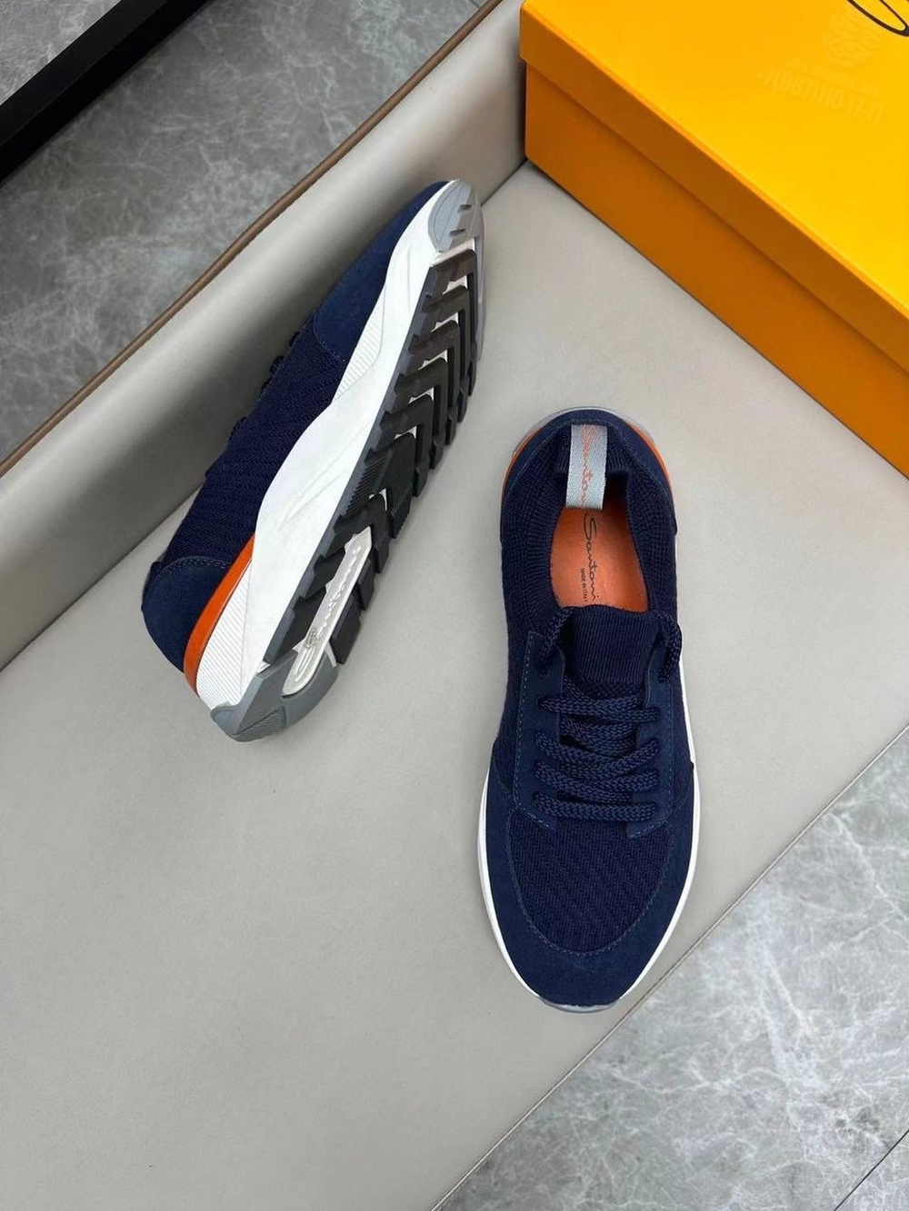 Кроссовки Santoni