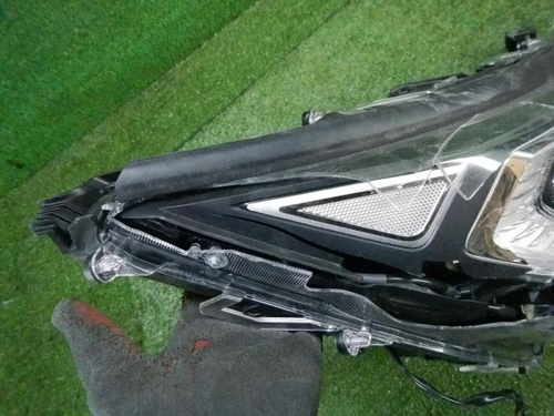 Битая Фара правая Toyota RAV4 5 XA50 (2018-н.в.) LED