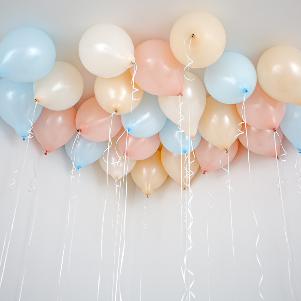 Заказать шарики с гелием под потолок в цветах гендер вечеринки
