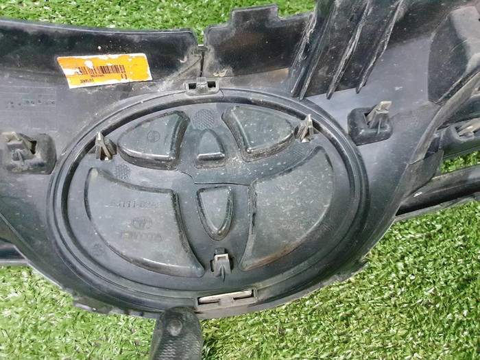 Решетка радиатора Toyota Corolla E160 (2015-2019)