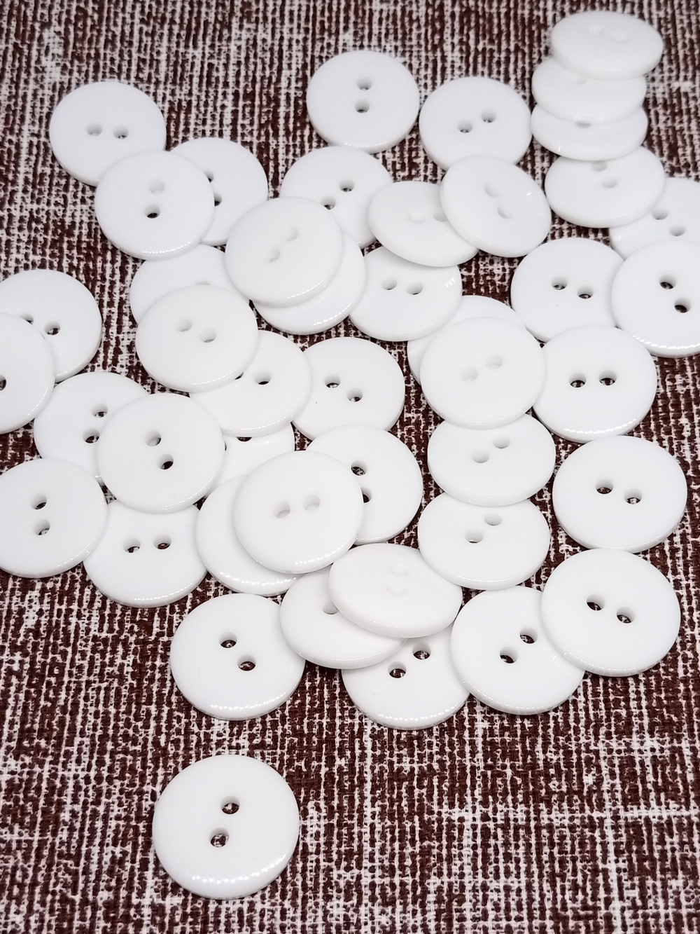 Пуговица 28L (18мм) 2 прокола, пластик, 1 шт