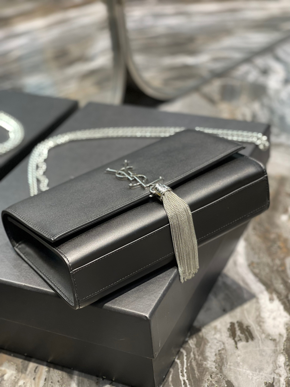 Saint Laurent Kate Medium Bag 24 cm