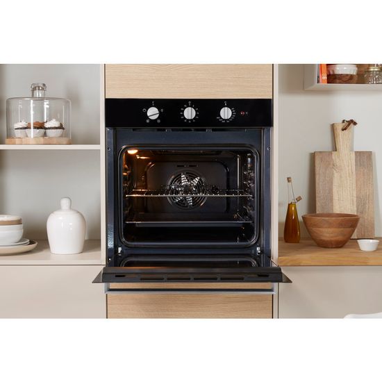 Газовый духовой шкаф Indesit IGW 620 BL