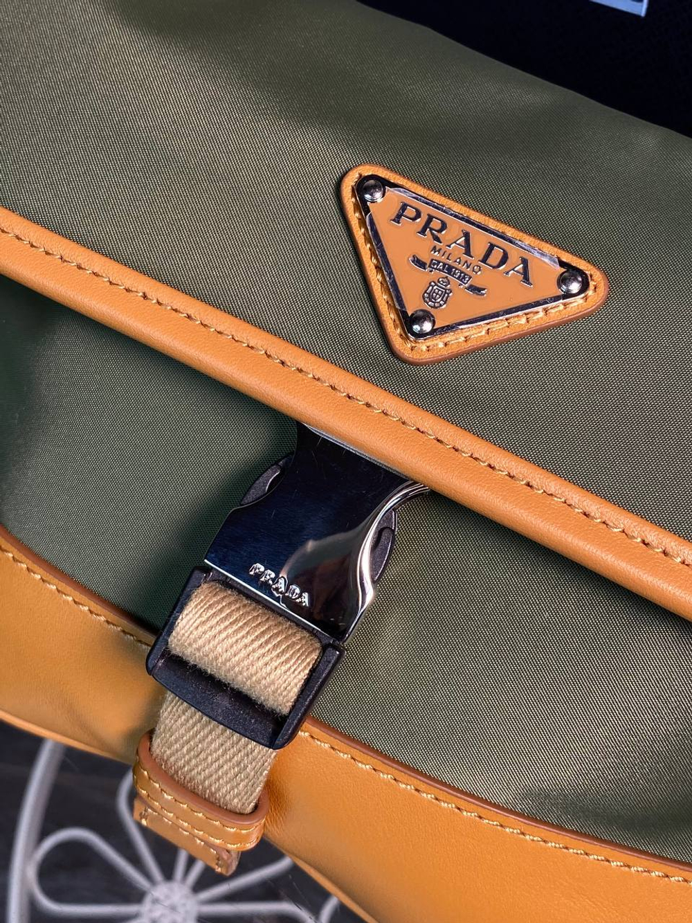 Сумка Prada