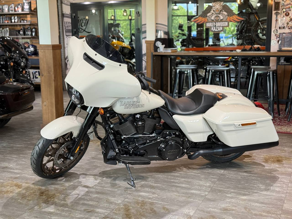 Harley-Davidson Street Glide ST White Sand Pearl / Черный (с НДС)