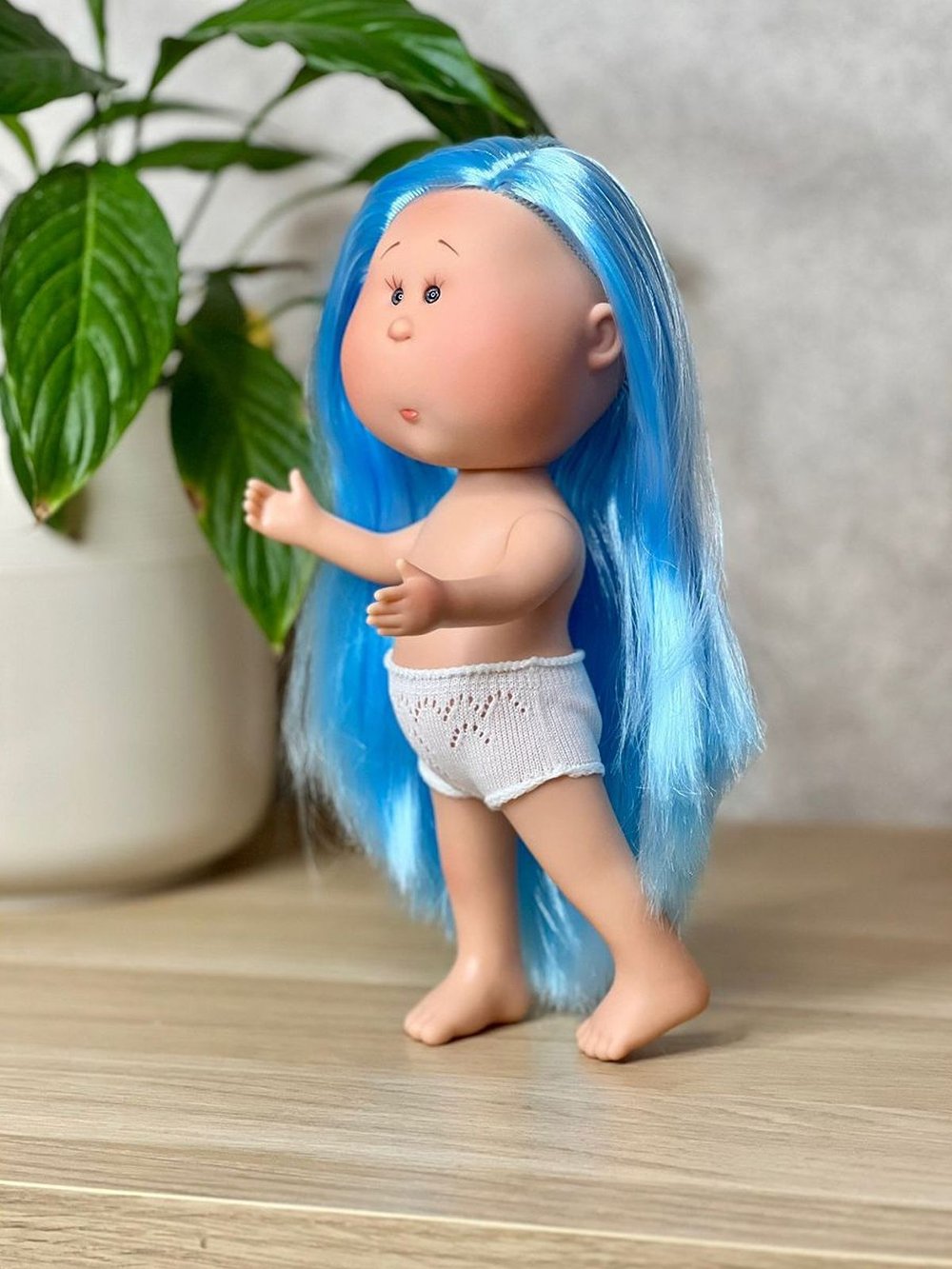 Кукла Nines виниловая 30см MIA без одежды (3000W48)