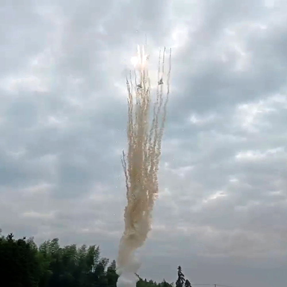 СУ0602512 Дневная профессиональная батарея салютов "PIROFF Fireworks" (1,2" х 25 залпов)