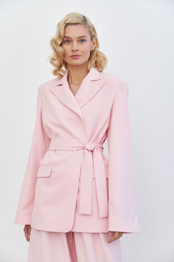 Пиджак с рукавами-клеш нежно-розового цвета