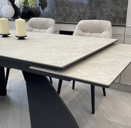 Стол М-City DISAUR Оригами 240 Айвори (Aura Ivory), керамика, Черный каркас