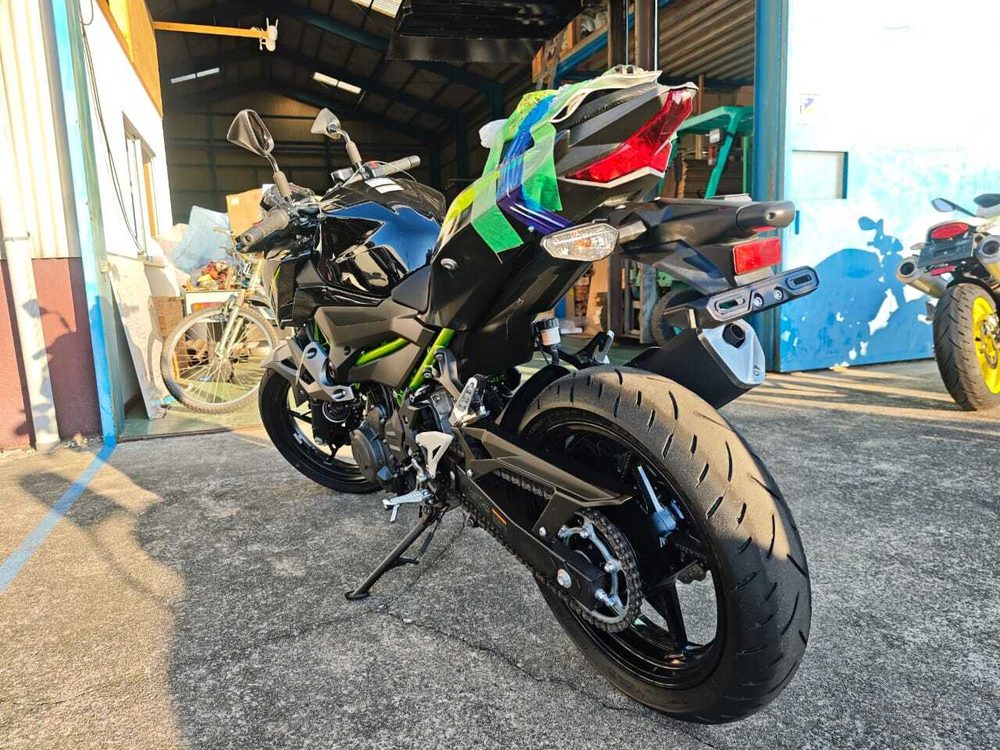 Kawasaki Z400 2023