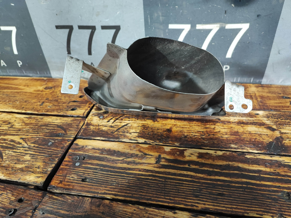 Насадка глушителя левая Geely Atlas Pro 21-нв Б/У Оригинал 6044066800