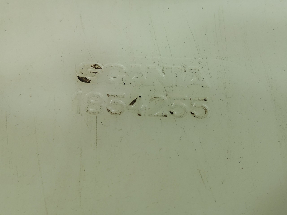 Бачок омывателя лобового стекла