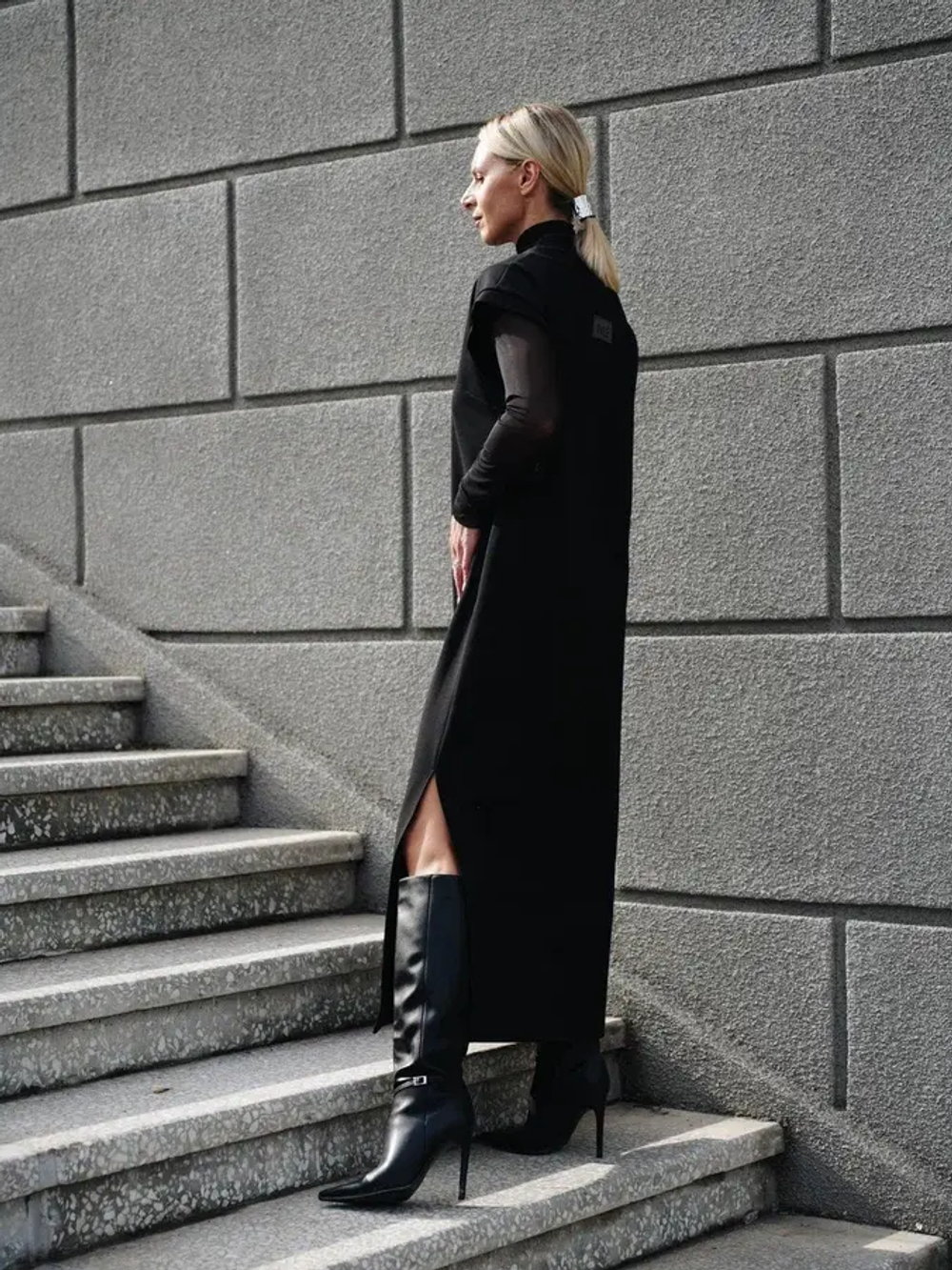 Платье из трикотажа джерси в черном