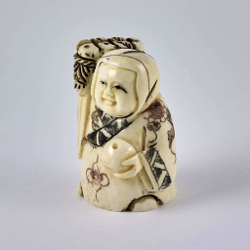 Нэцкэ Девочка Карако с корзиной рыбы на плече и персиком