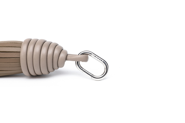 Брелок TASSEL цвета мокко