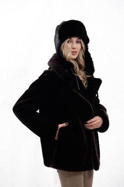 Куртка женская "Косуха" из натурального меха мутон, коричневый