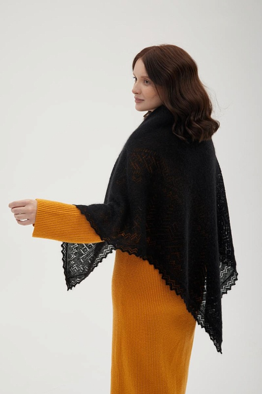 Оренбургский пуховый платок П2-125-07 черный