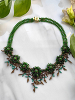 Колье: "Цветы" ручной работы из бисера с камнем Хромдиопсид