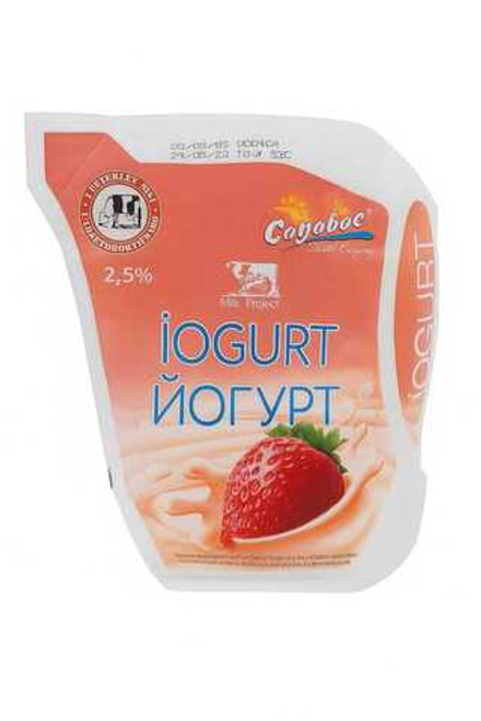 Йогурт клубника Садовое 2,5% 500 гр