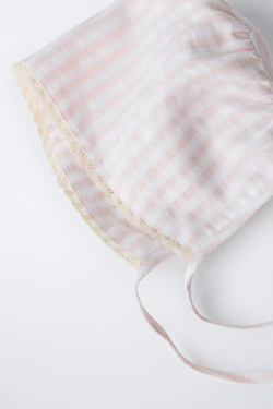 ZARA ЧЕПЧИК В ПОЛОСКУ ИЗ СЕАРСАКЕРА С КРУЖЕВОМ, ЭКРЮ/РОЗОВЫЙ