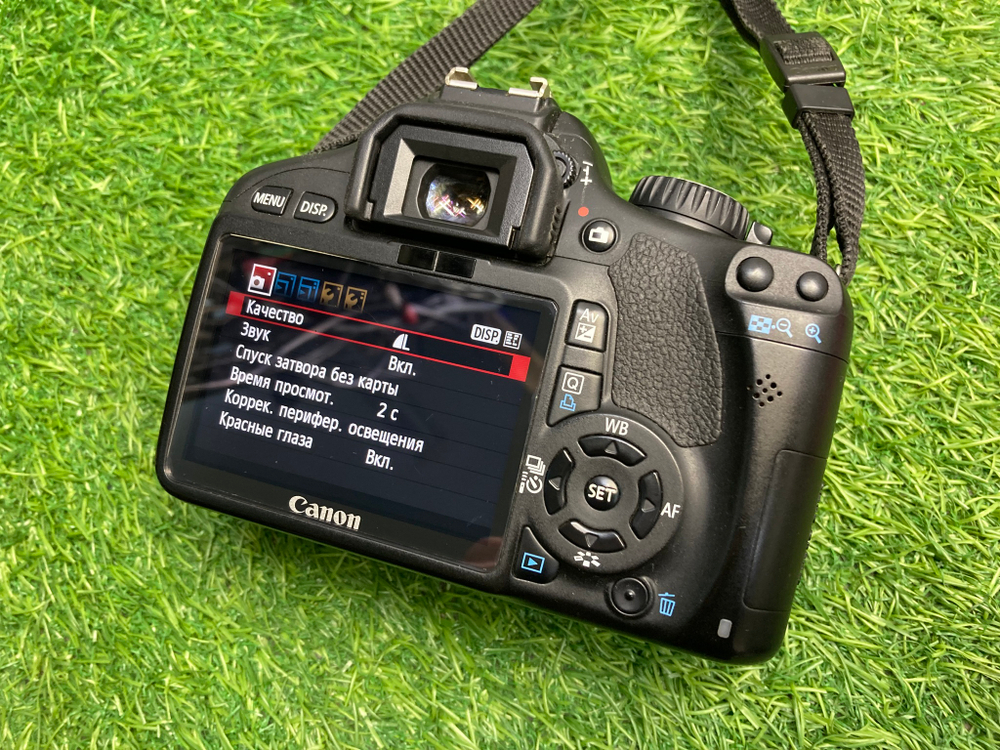 Canon 550D kit 18-55mm 3.5-5.6 IS (12.500 кадров)