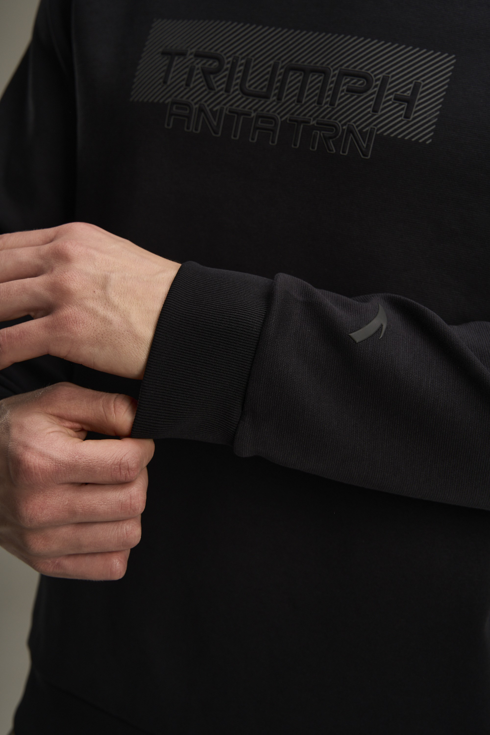 Свитшот Anta TRAINING